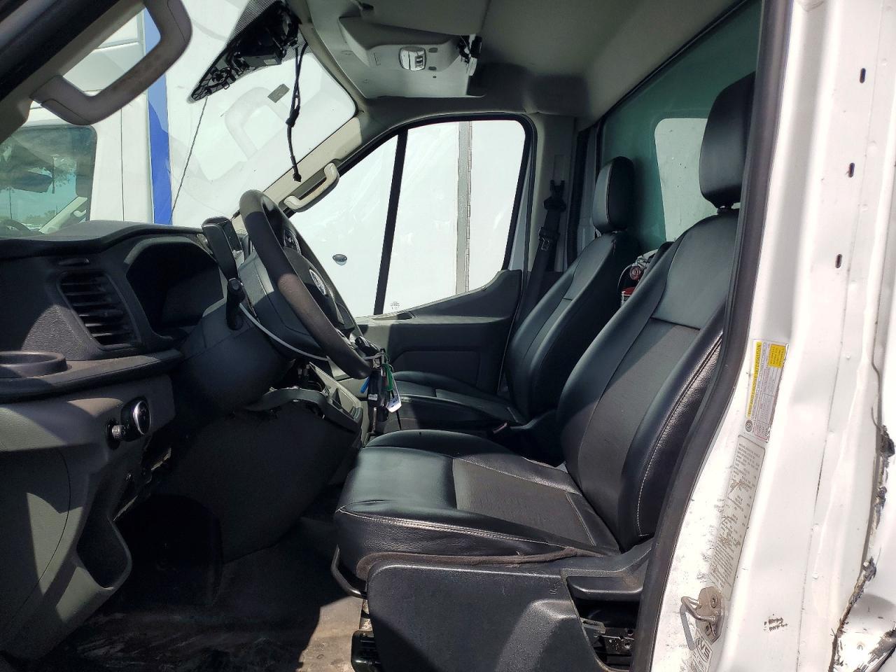 2020 Ford Transit Delivery Truck - Image 7