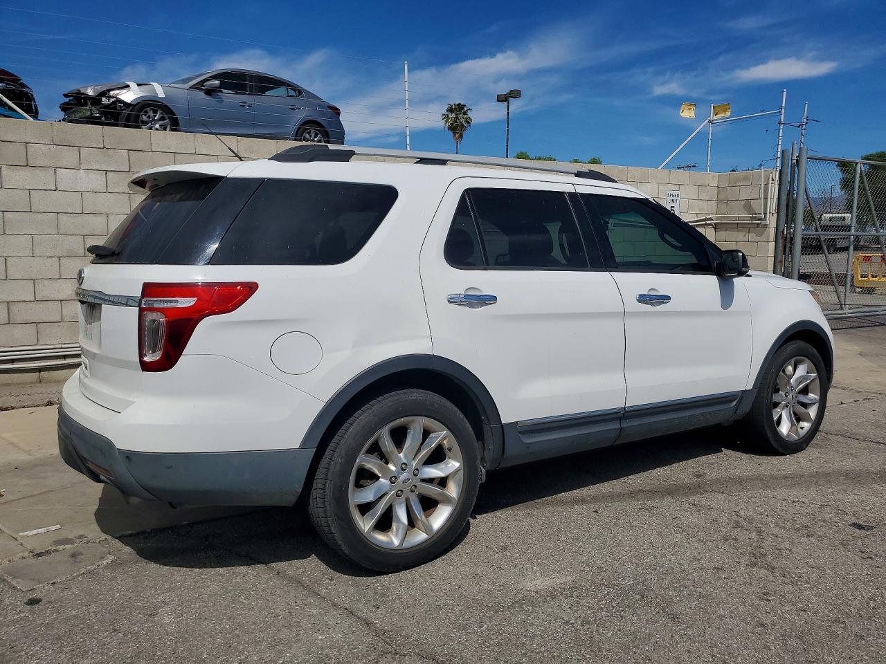 2013 Ford Explorer Xlt - Image 3