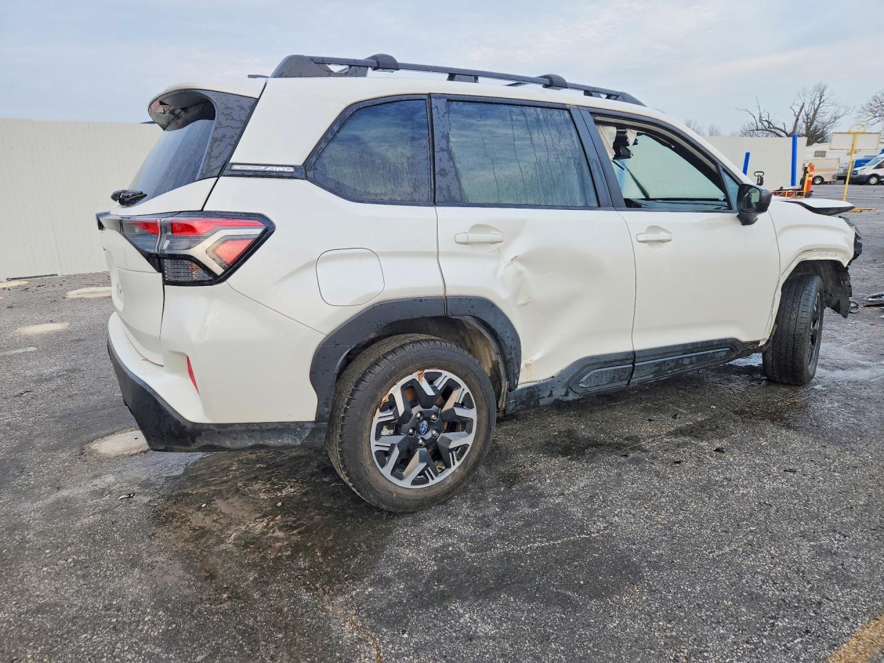 2025 Subaru Forester Premium - Фото 3