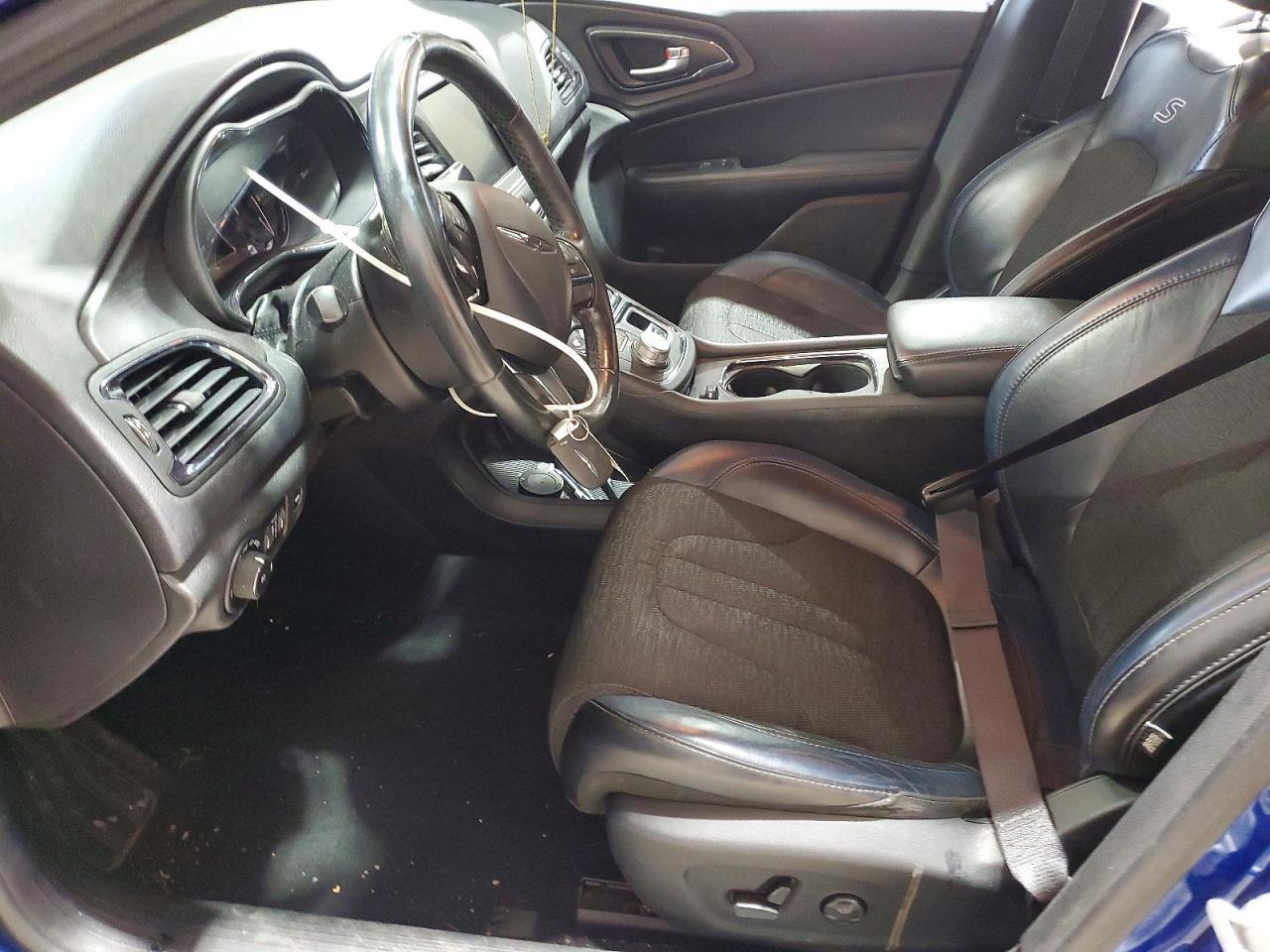2016 Chrysler 200 S - Фото 7