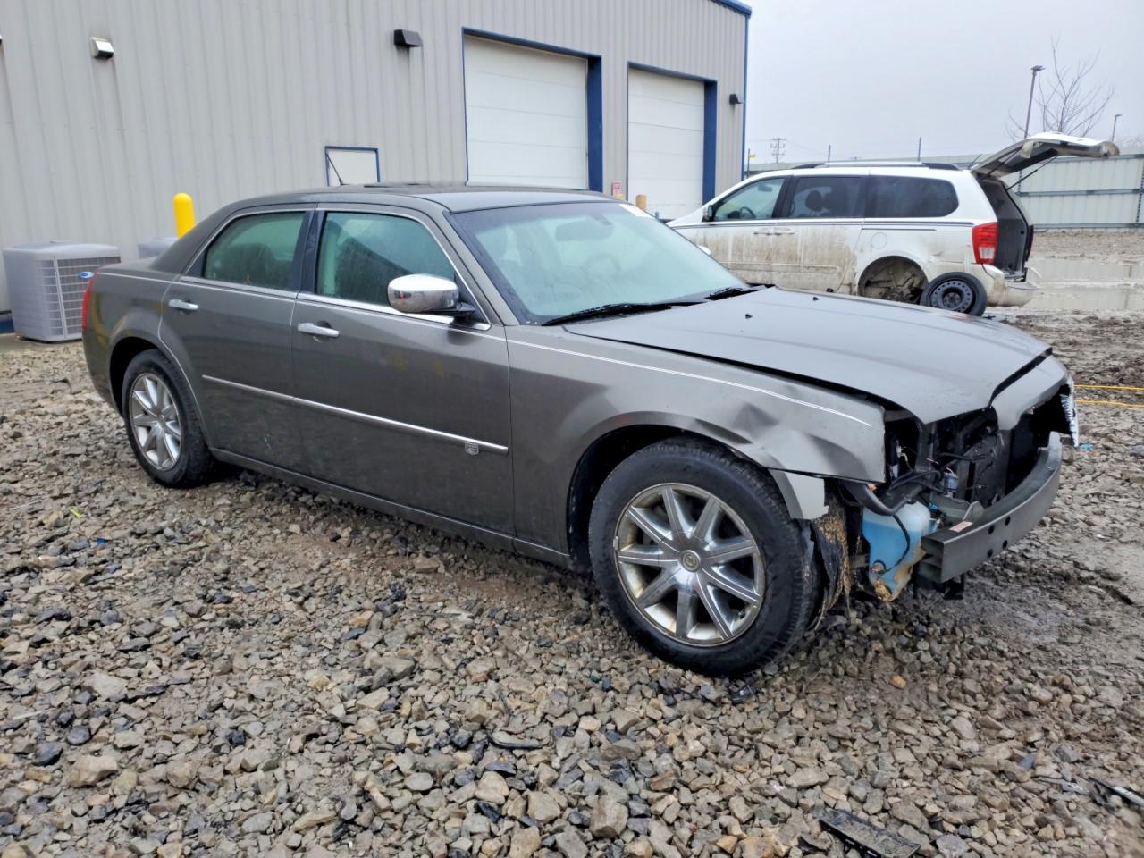 2008 Chrysler 300C - Image 4