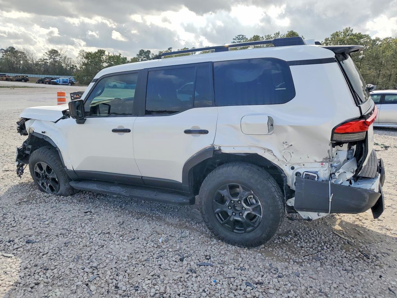 2025 Lexus Gx 550 - Image 2
