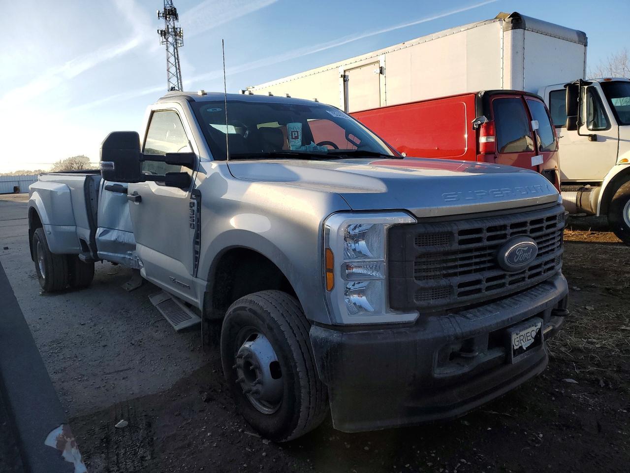2024 Ford F350 Super Duty - Фото 4