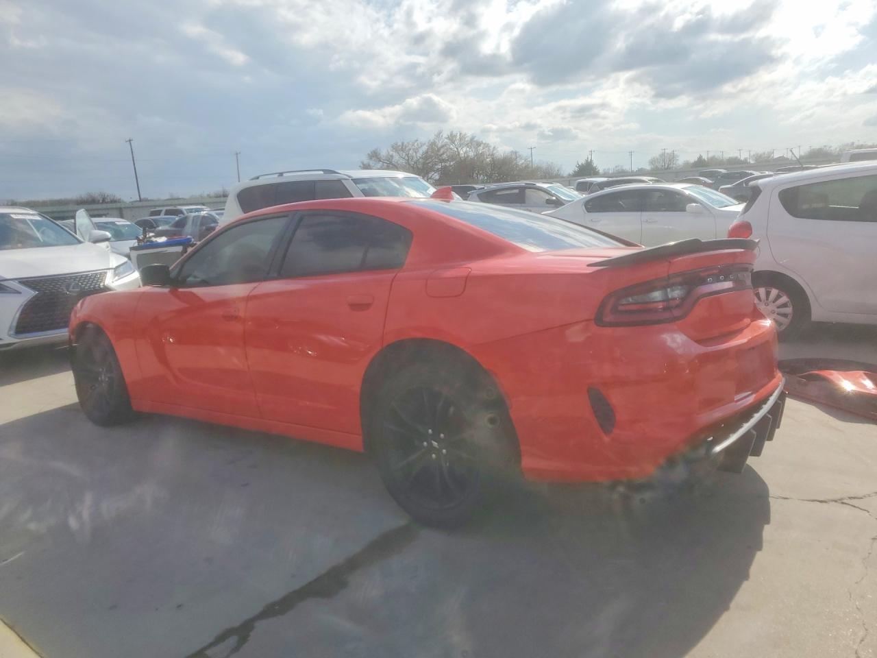 2017 Dodge Charger Sxt - Image 2