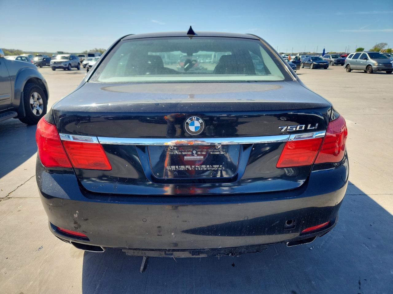 2011 BMW 750 Li - Фото 6