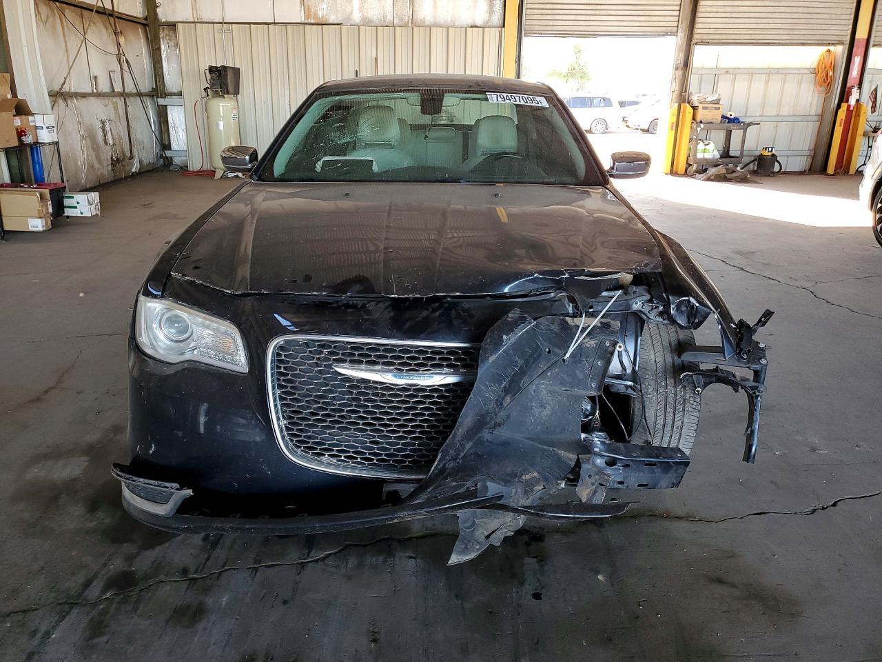 2018 Chrysler 300 Touring - Image 5