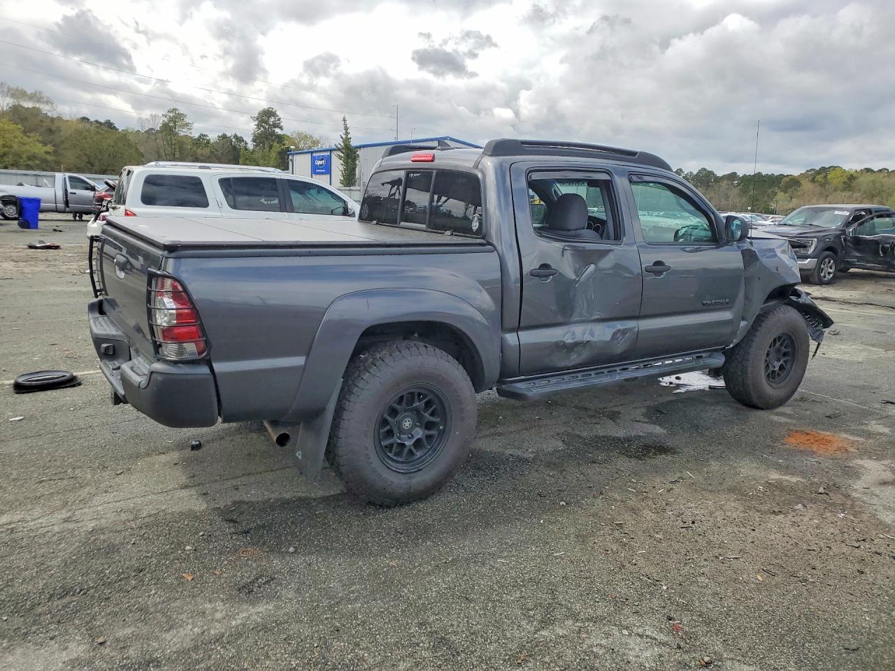 2014 Toyota Tacoma V6 - Фото 3