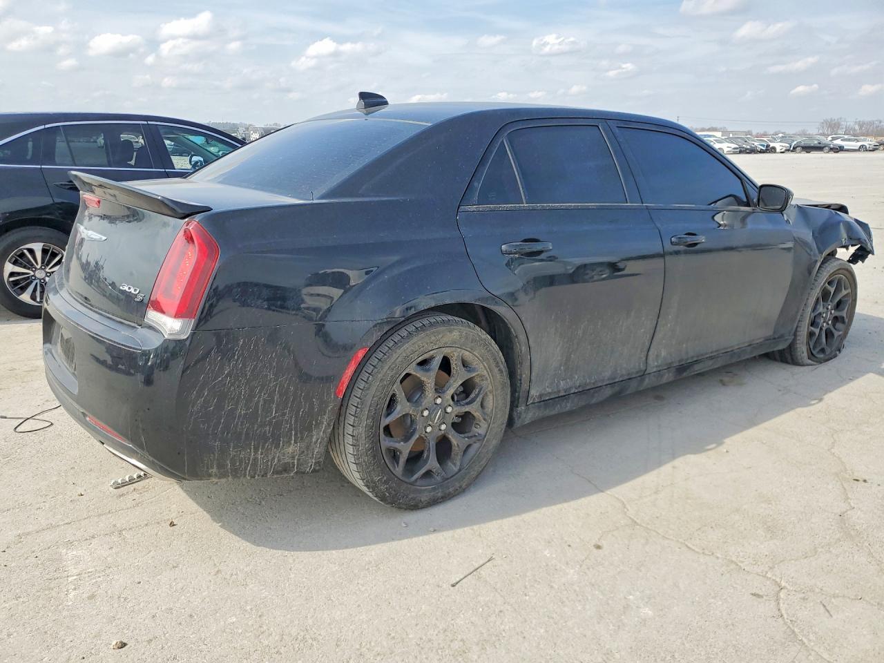 2019 Chrysler 300 S - Image 3