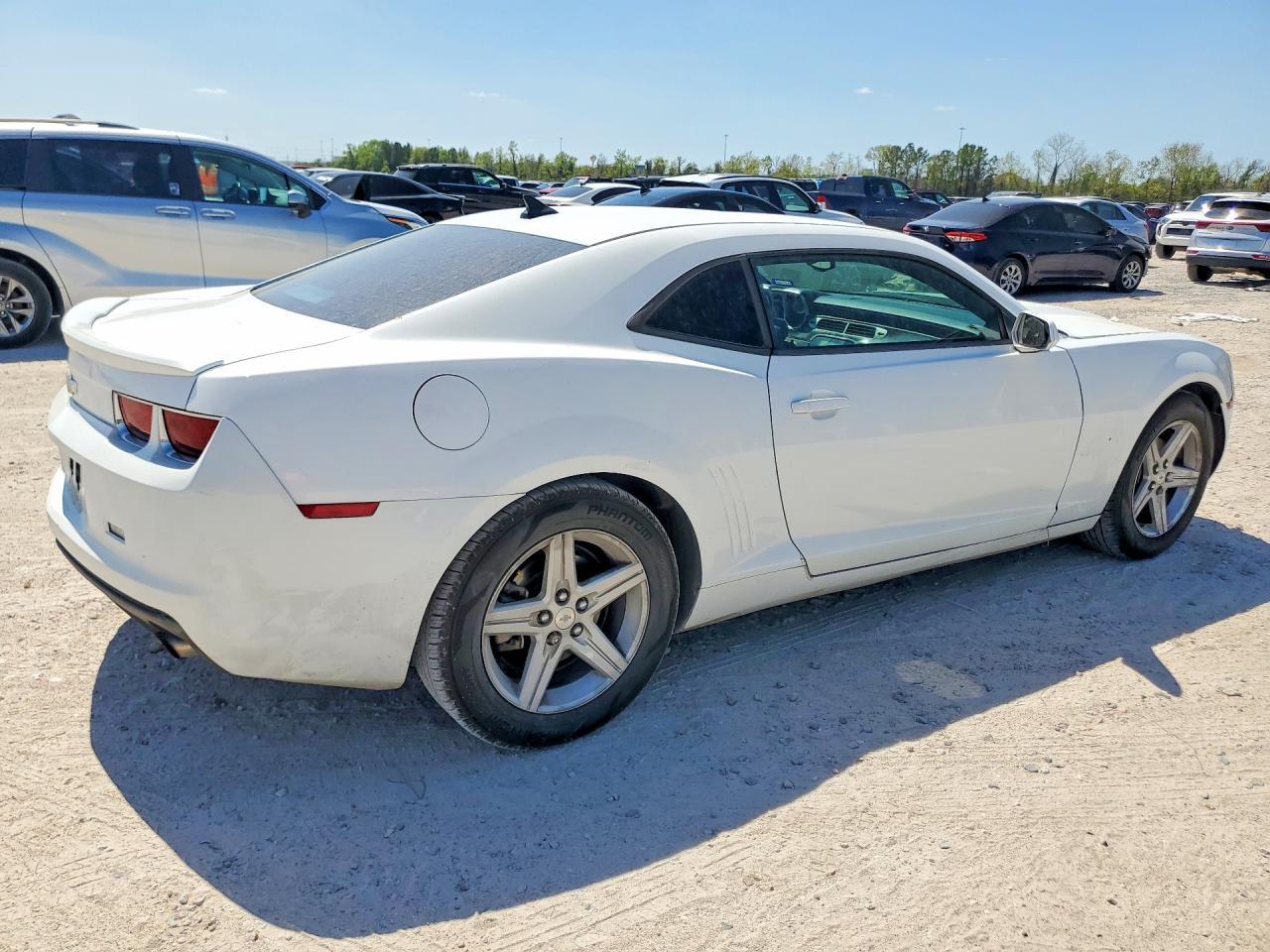 2012 Chev Camaro - Image 3