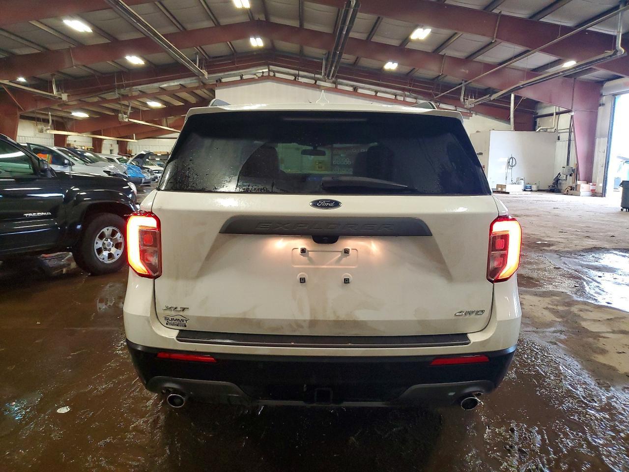 2024 Ford Explorer Xlt - Фото 6