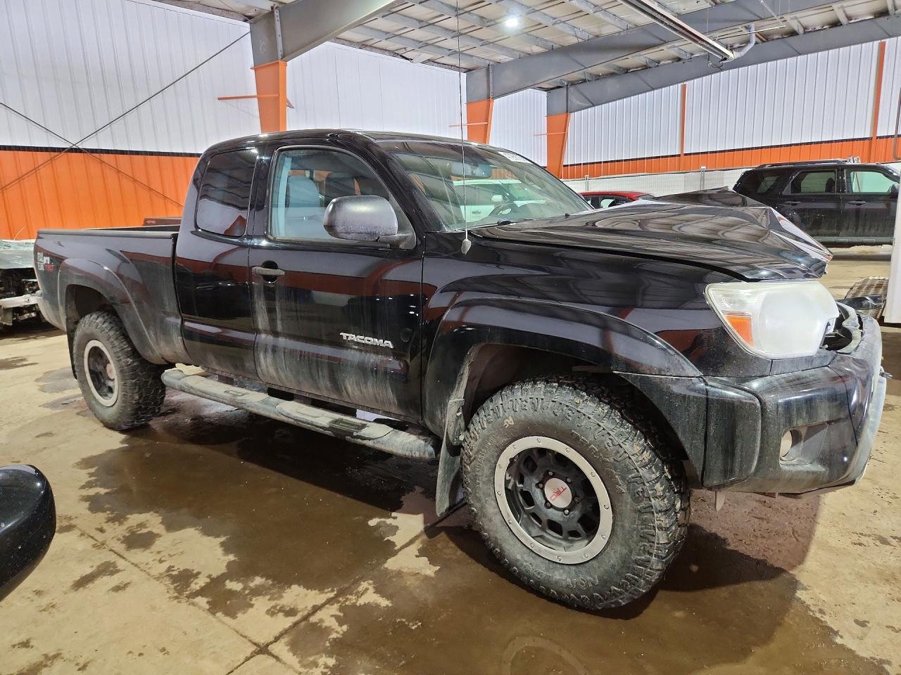 2015 Toyota Tacoma V6 - Image 4