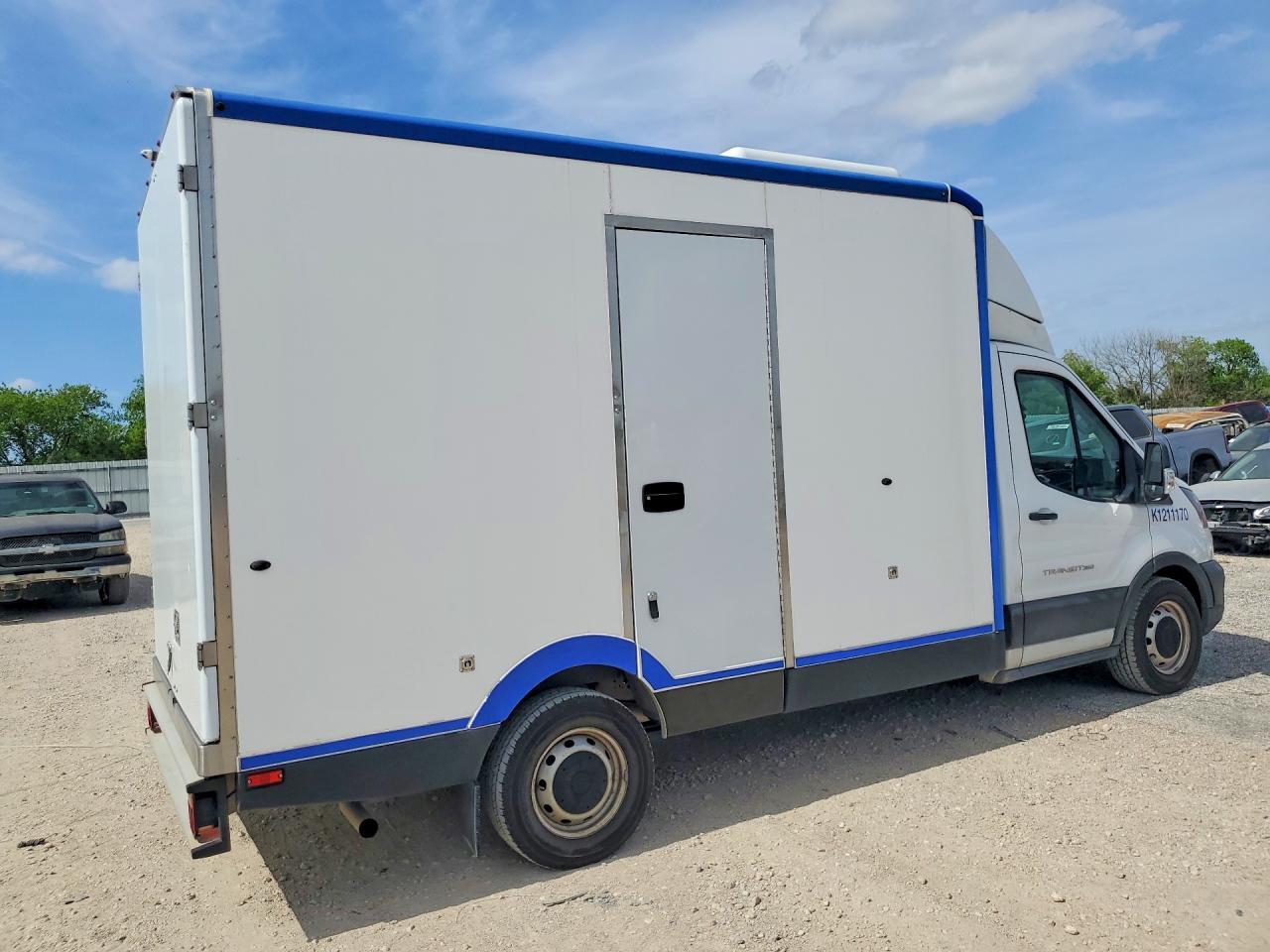 2021 Ford Transit Delivery Truck - Фото 3