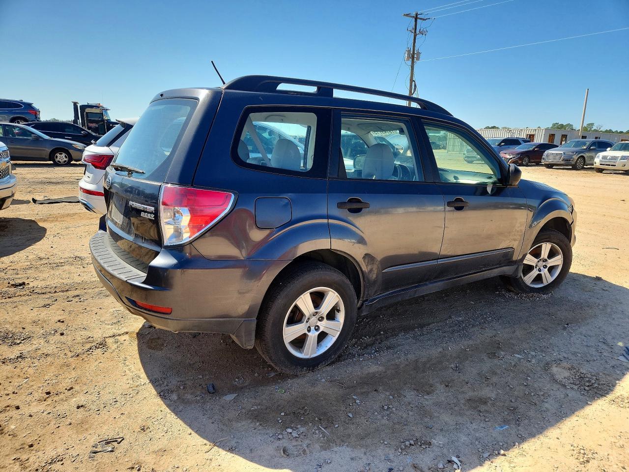 2013 Subaru Forester 2.5X - Фото 3