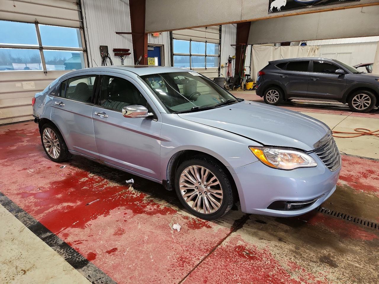 2012 Chrysler 200 Limited - Image 4