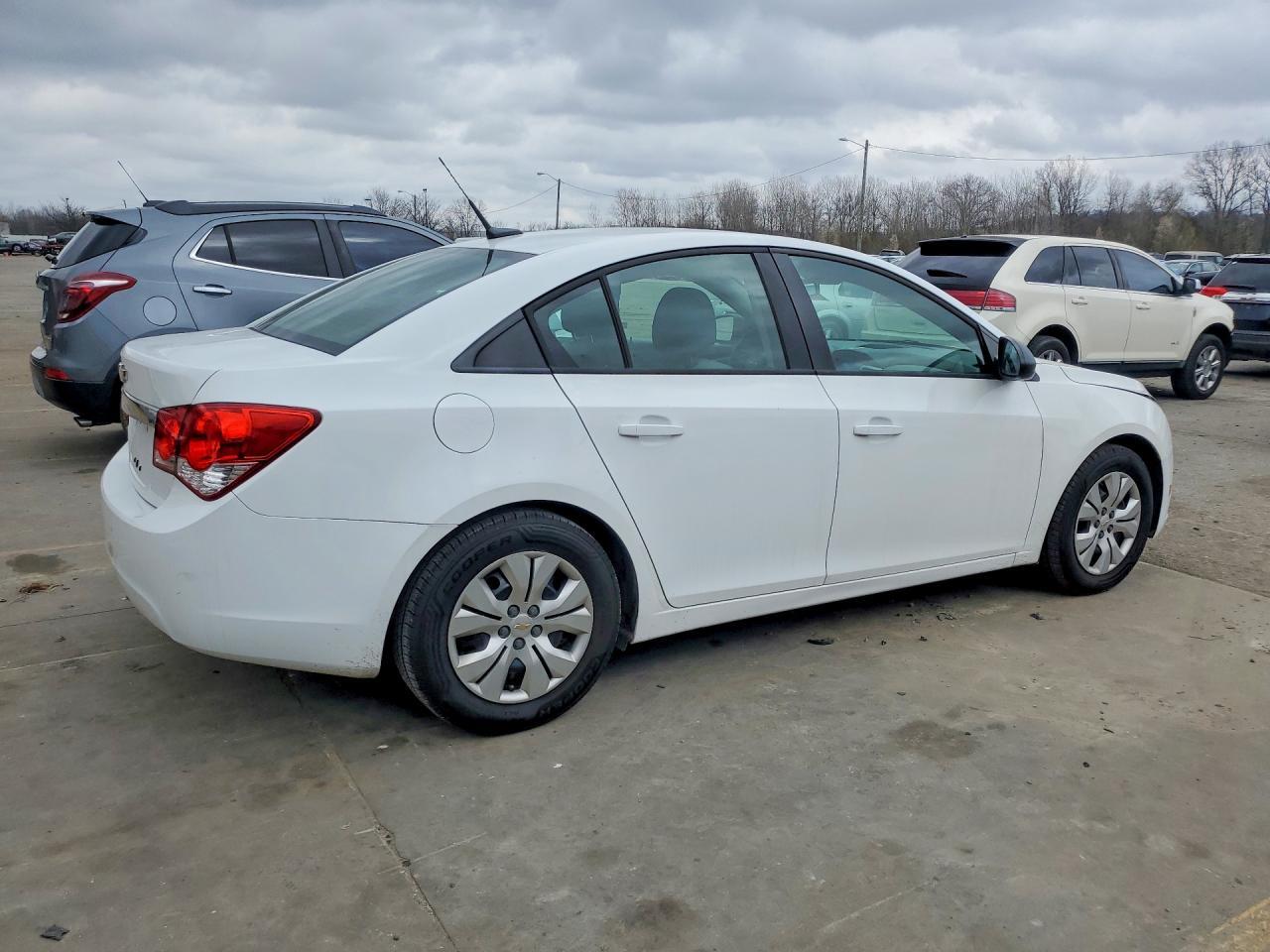 2013 Chevrolet Cruze Ls - Фото 3