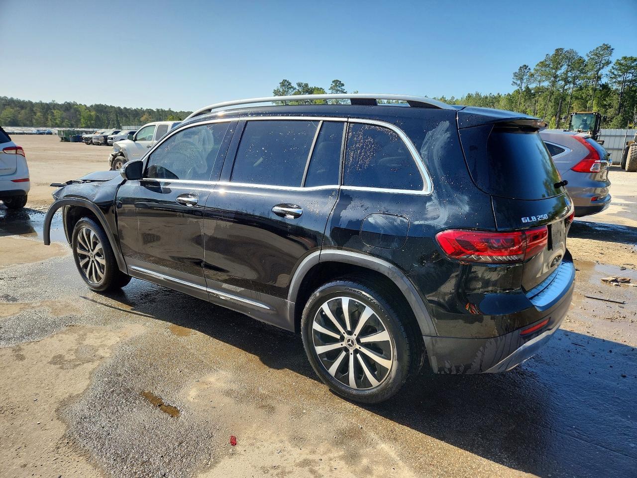 2022 Mercedes-Benz Glb 250 - Фото 2