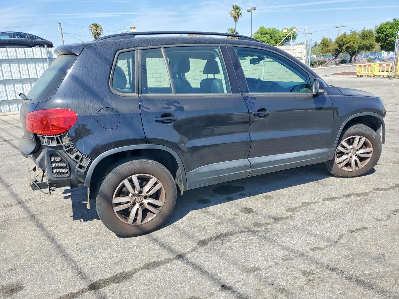 2016 Volkswagen Tiguan S/Se/Sel/R-Line - Image 3
