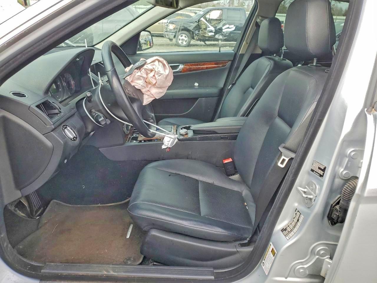 2009 Mercedes-Benz C 300 4Matic - Image 7