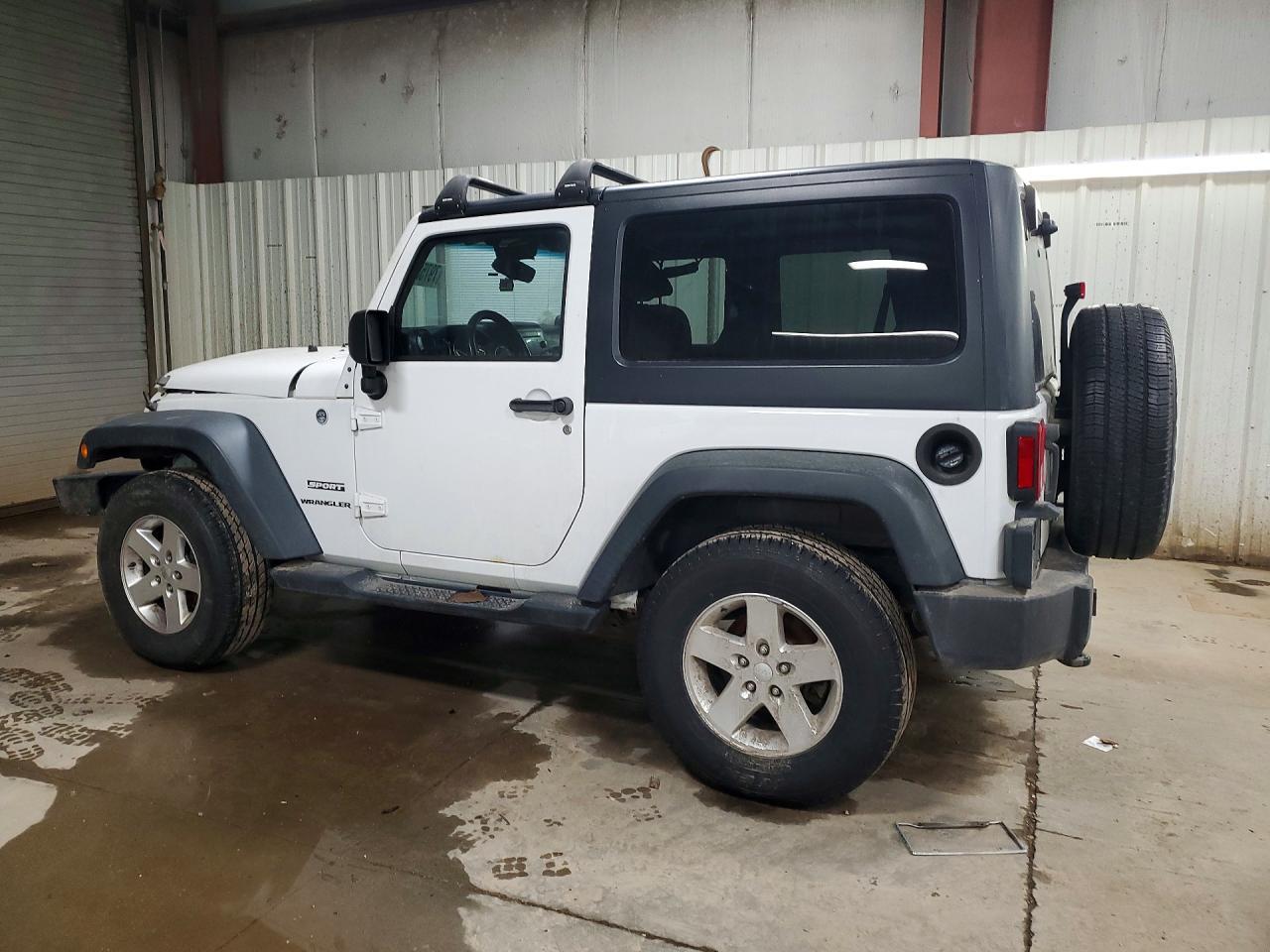 2013 Jeep Wrangler Sport - Фото 2