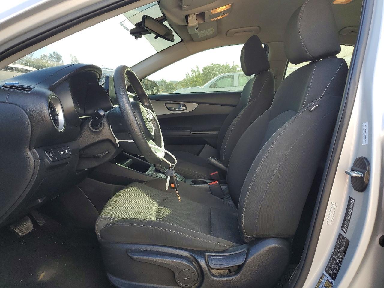 2021 Kia Forte Lxs - Image 7
