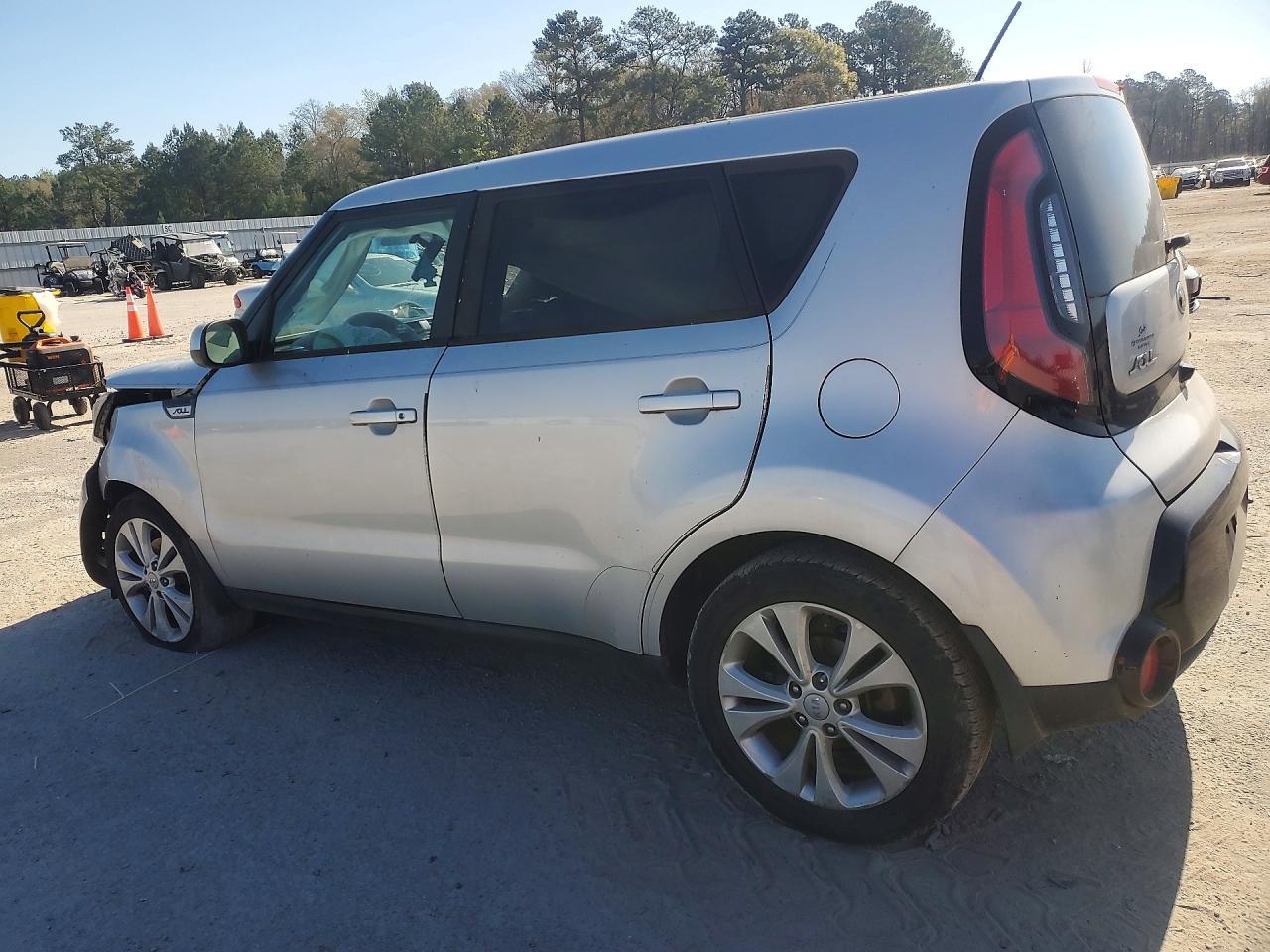 2016 Kia Soul - Image 2