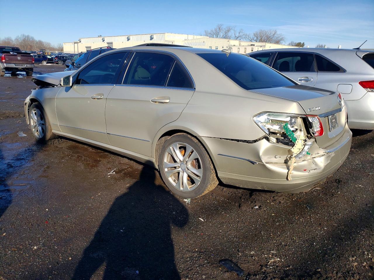 2010 Mercedes Benz E 350 4Matic - Фото 2