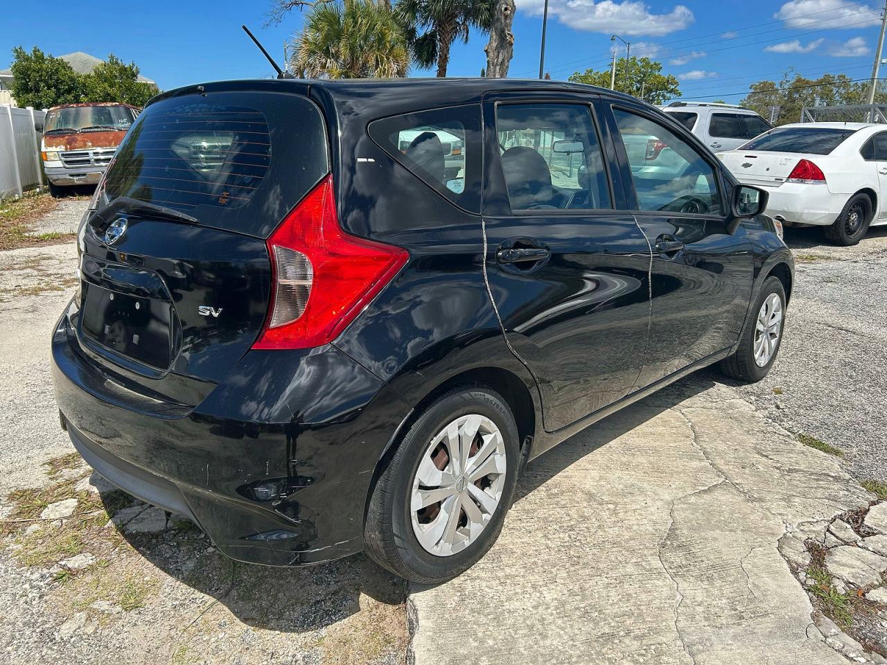 2019 Nissan Versa Note Sv - Фото 4