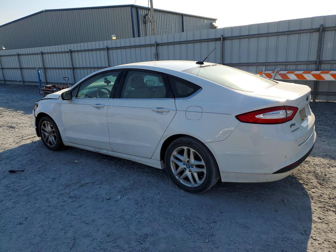 2015 Ford Fusion Se - Фото 2