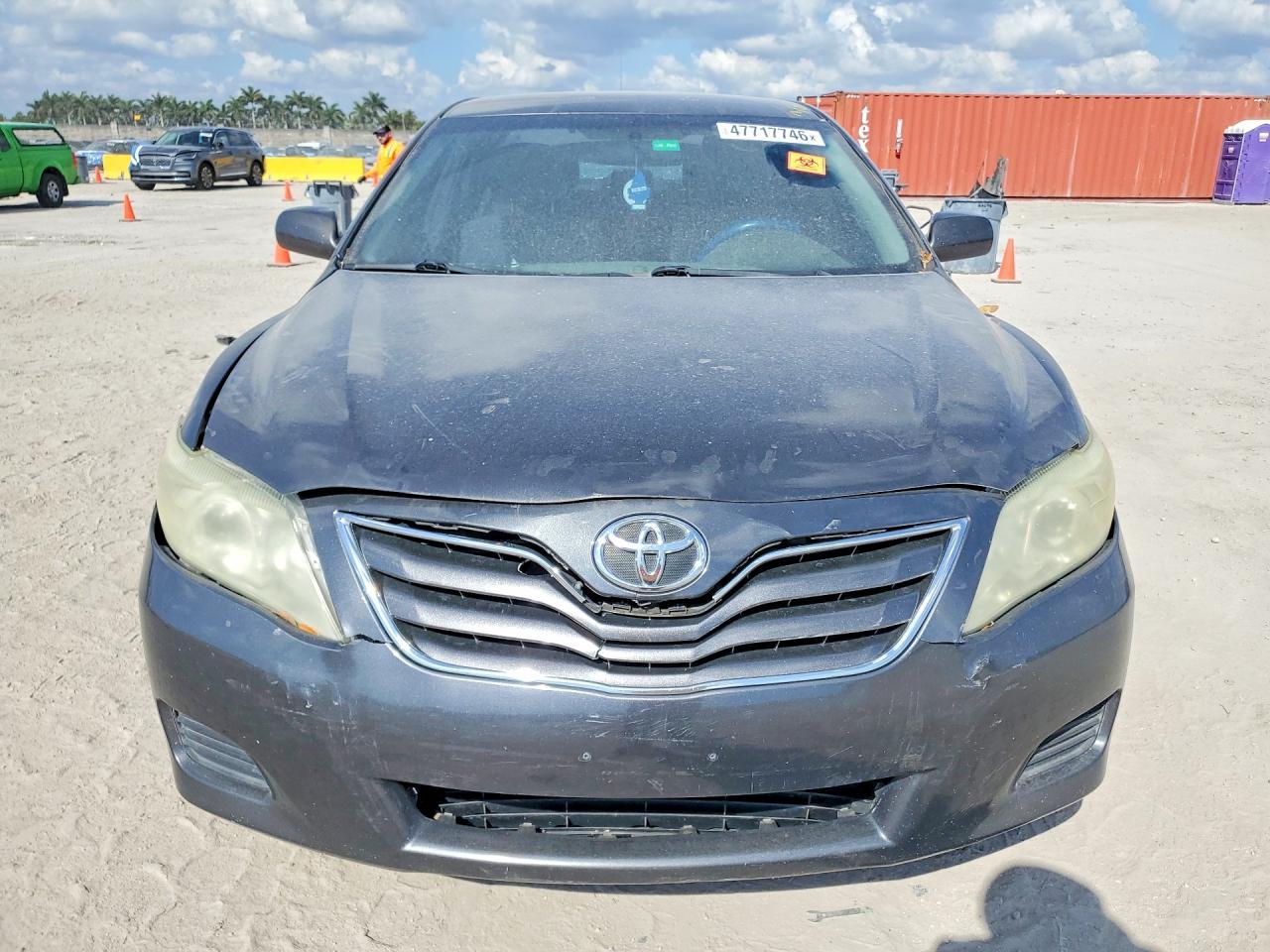 2010 Toyota Camry Le - Image 5