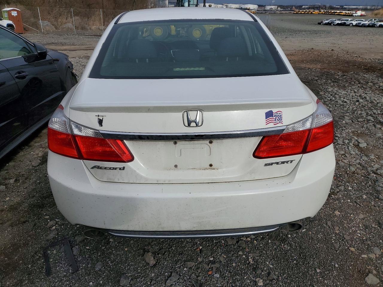2013 Hond Accord - Image 6