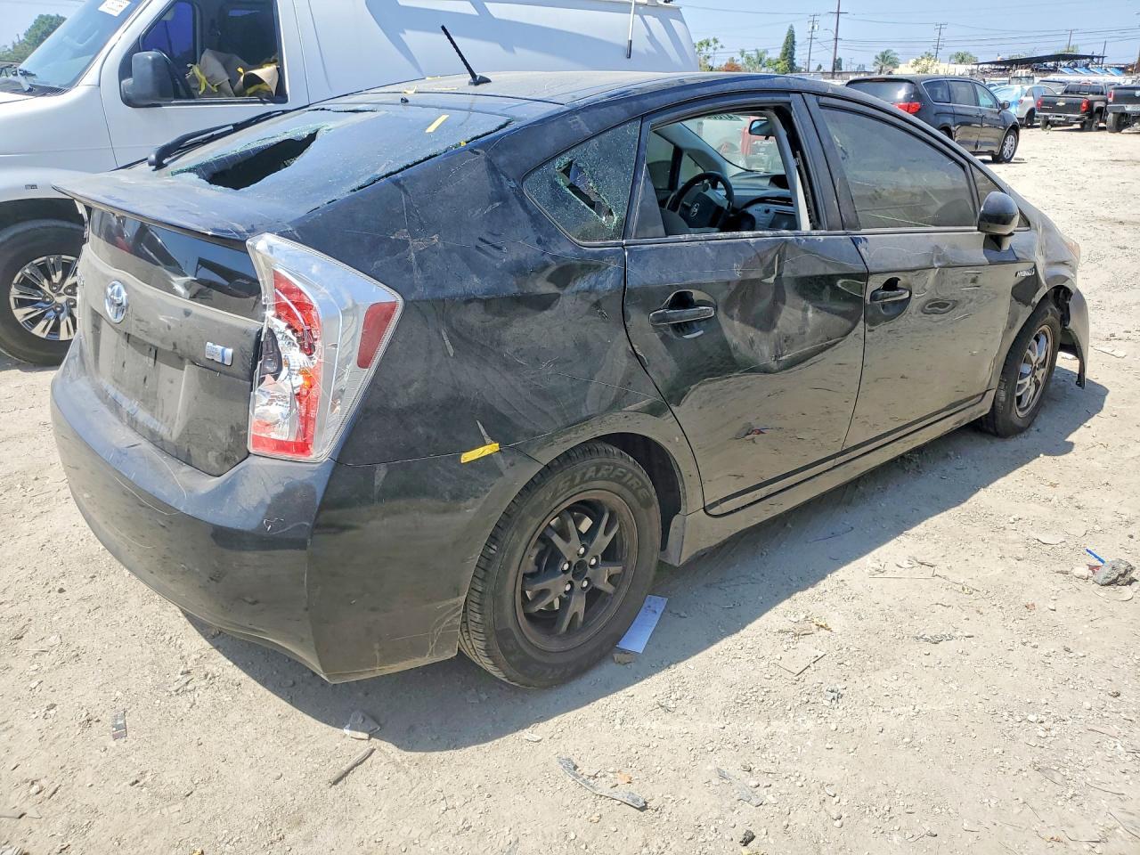 2015 Toyota Prius Two - Фото 3