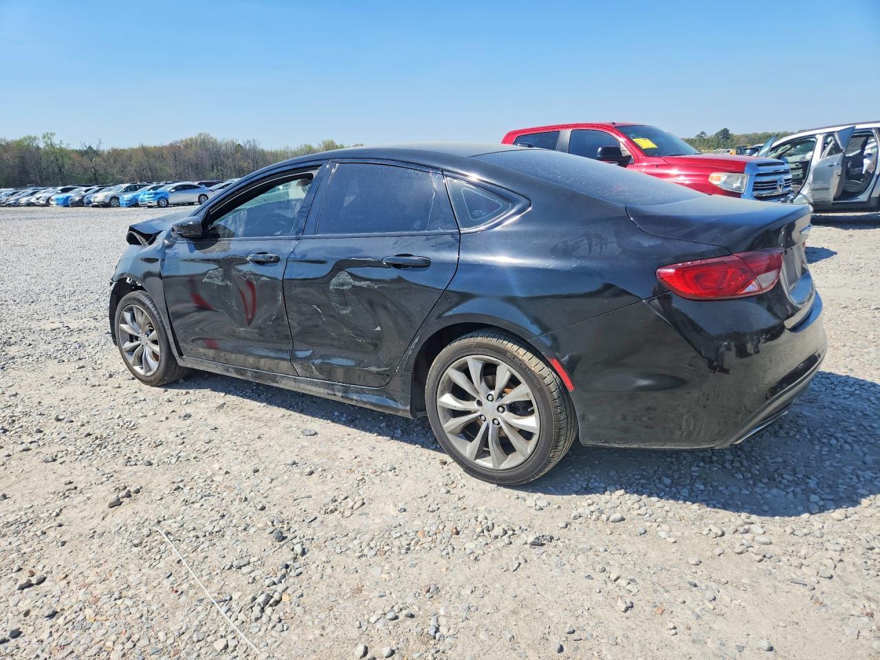 2015 Chrysler 200 S - Фото 2