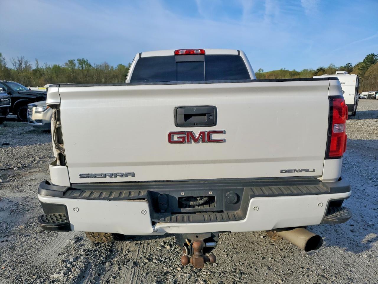 2018 GMC Sierra K2500 Denali - Image 6