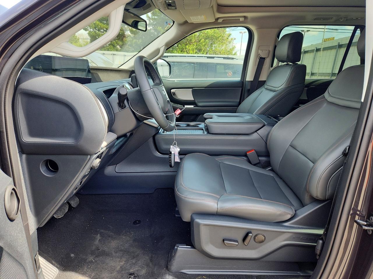 2025 Ford Expedition Max Active - Image 7