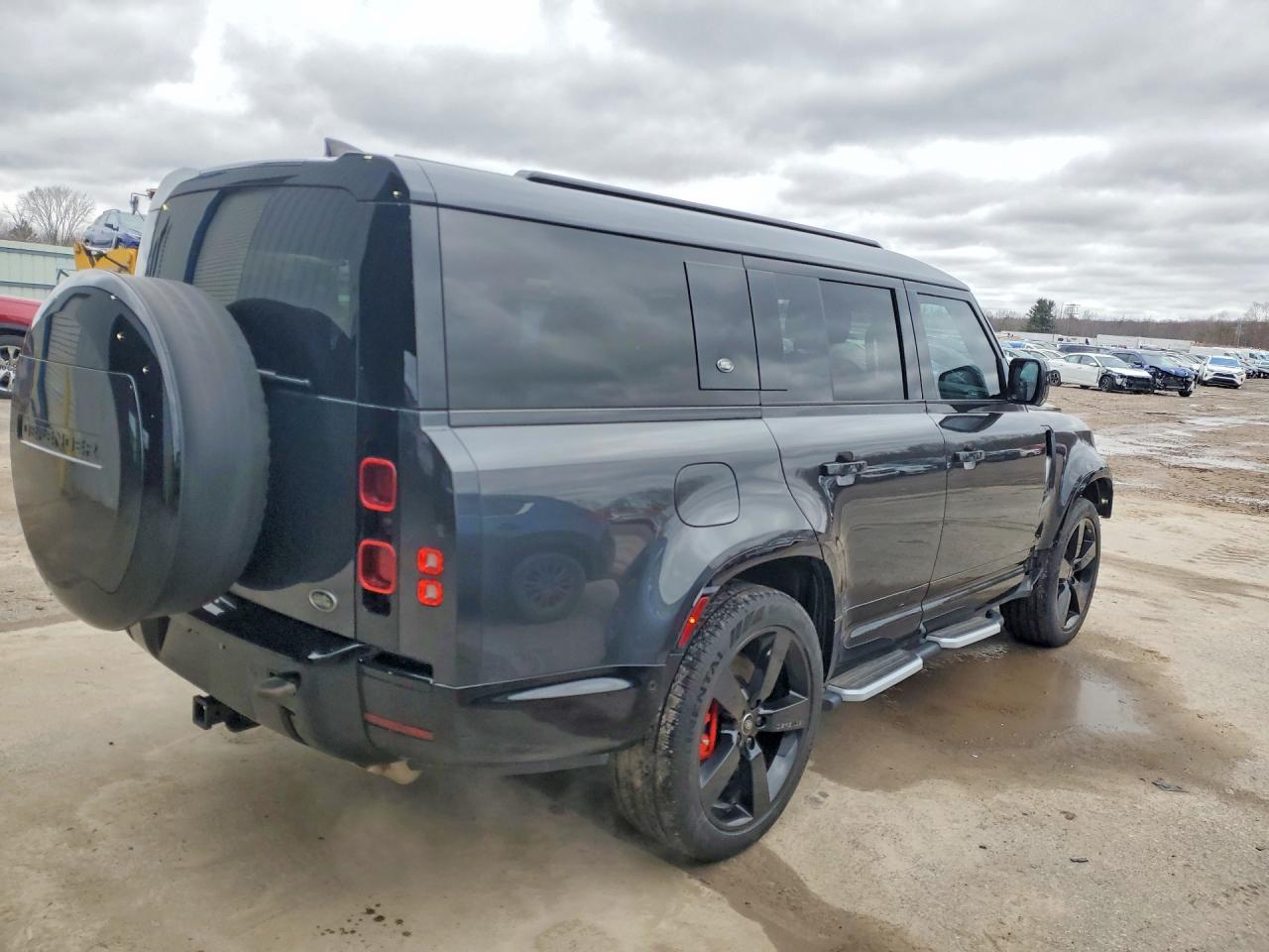 2023 Land Rover Defender 130 X-Dynamic Se - Image 3