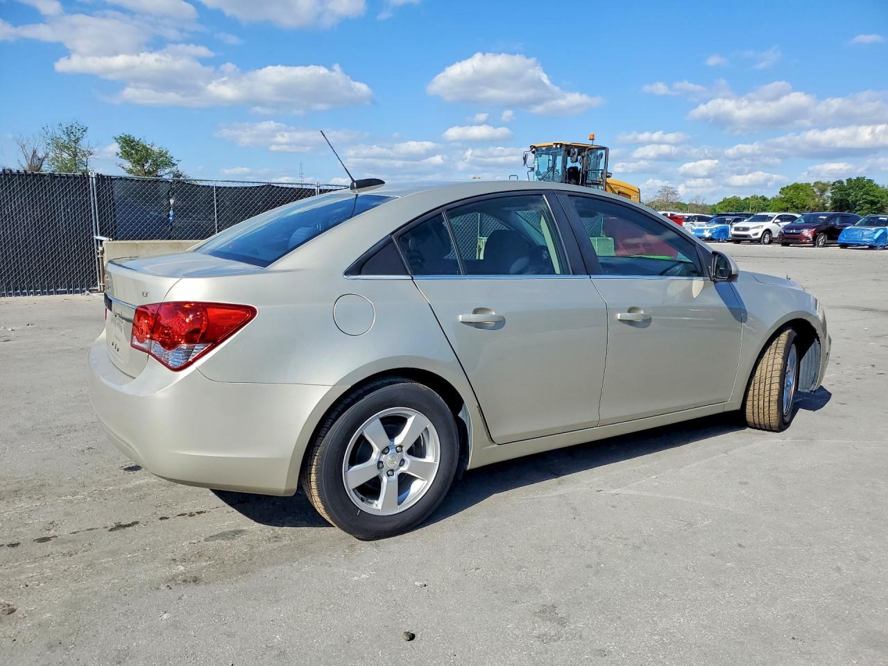 2016 Chevrolet Cruze Limited Lt - Image 3