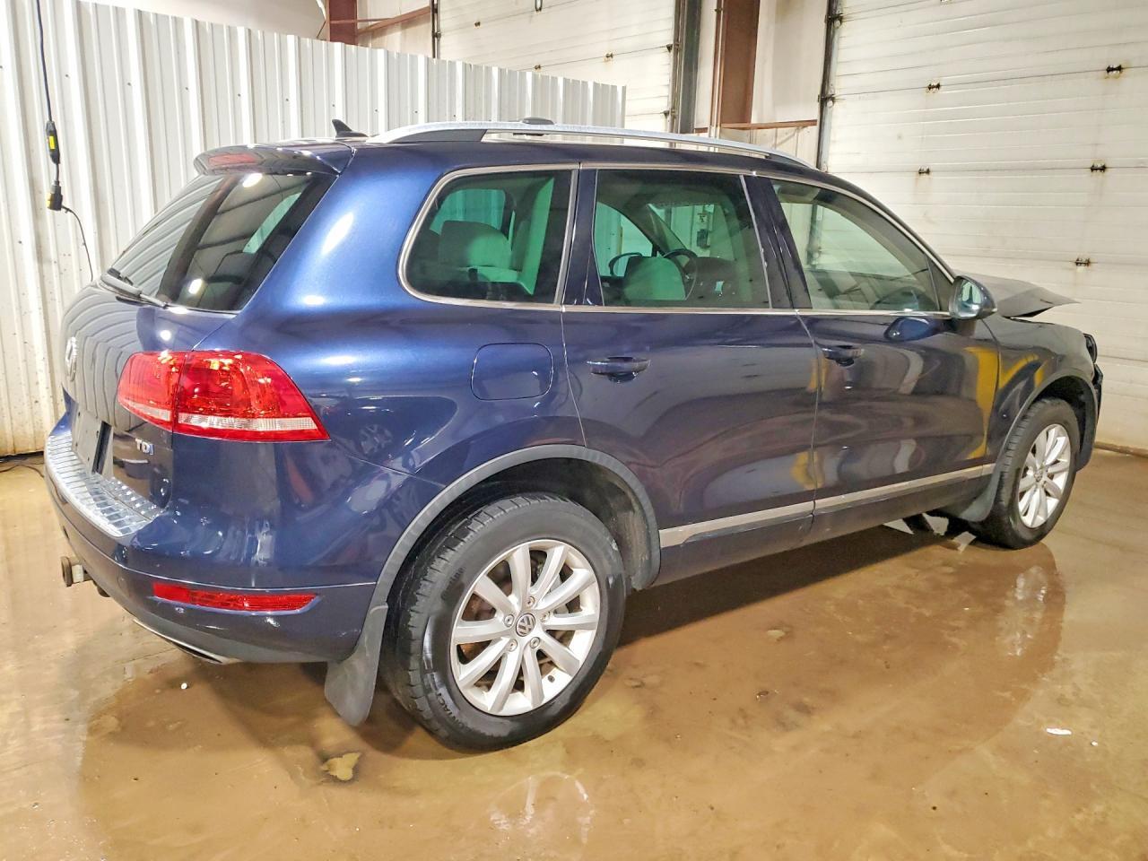 2012 Volkswagen Touareg V6 Tdi - Image 3