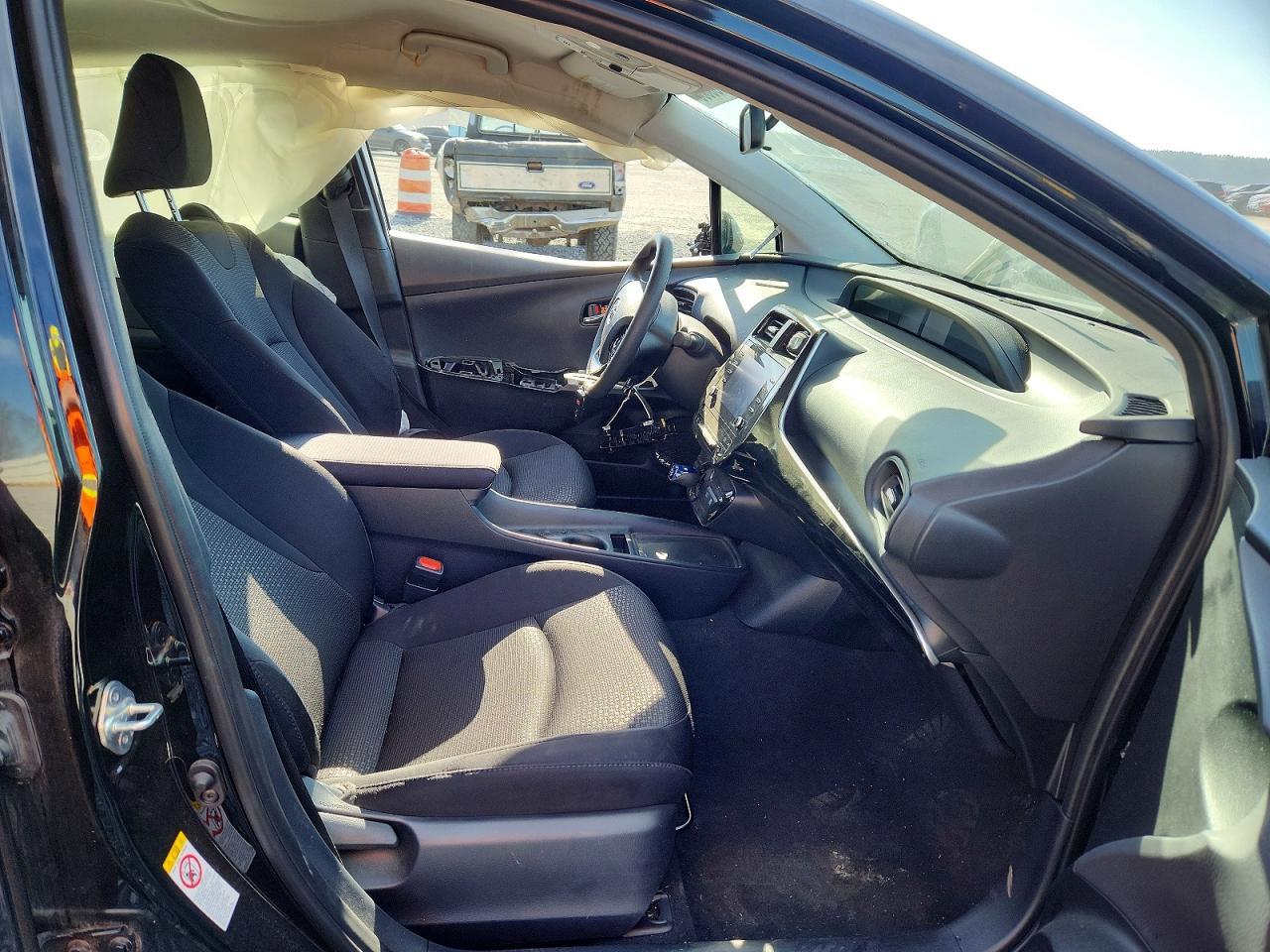 2022 Toyota Prius Le - Фото 7