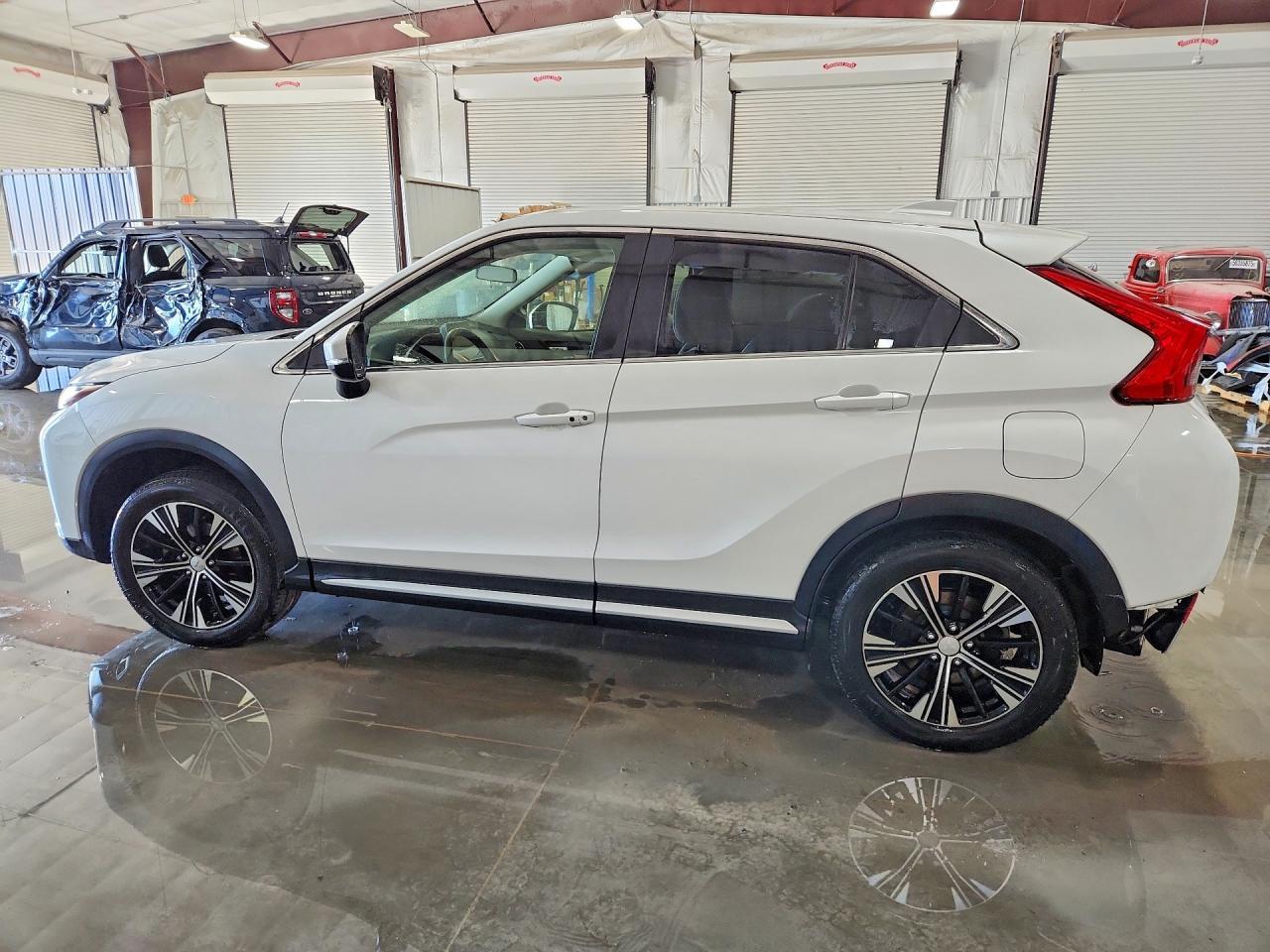 2018 Mitsubishi Eclipse Cross - Image 2