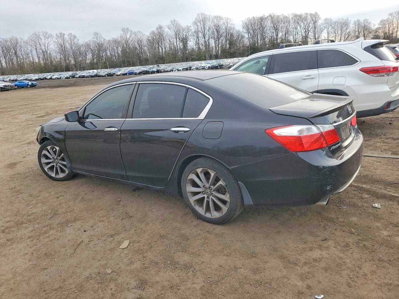 2014 Honda Accord Sport - Image 2