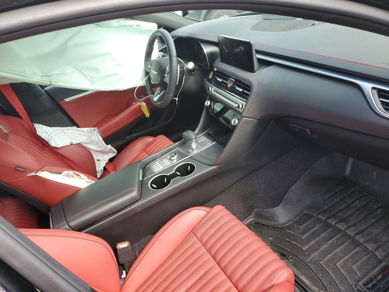 2025 Genesis G70 2.5T Sport Prestige - Image 7