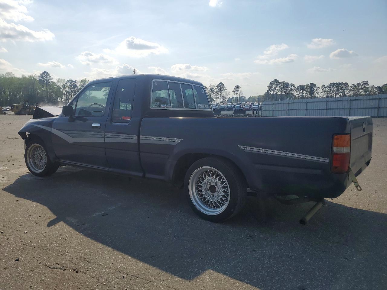 1990 Toyota Pickup Deluxe - Фото 2