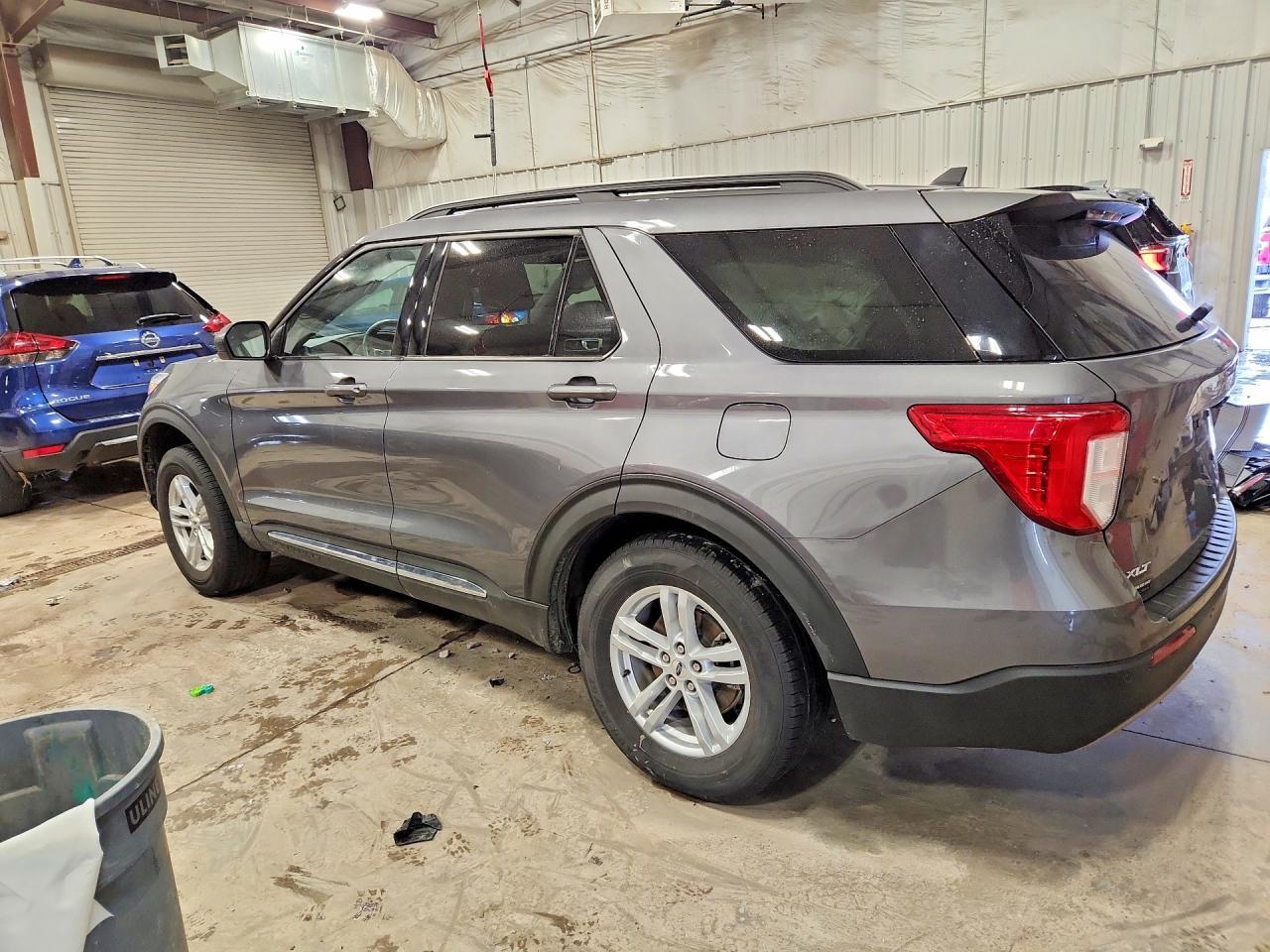2022 Ford Explorer Xlt - Фото 2