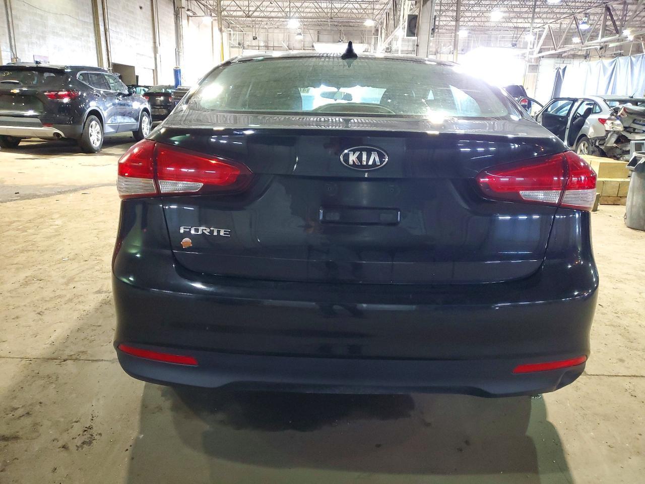 2017 Kia Forte Lx - Image 6
