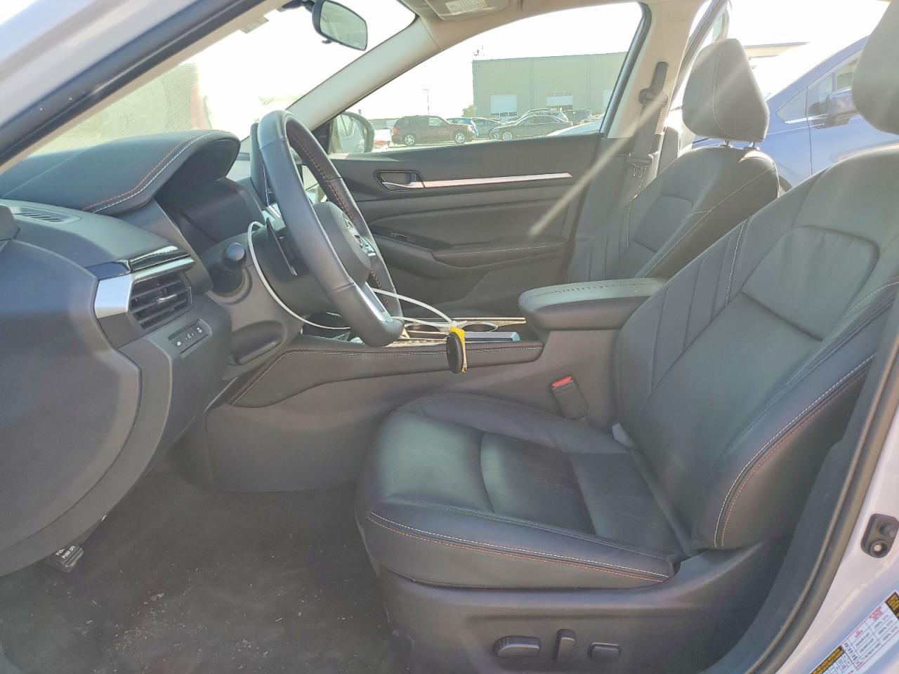 2025 Nissan Altima 2.5 Sr - Image 7