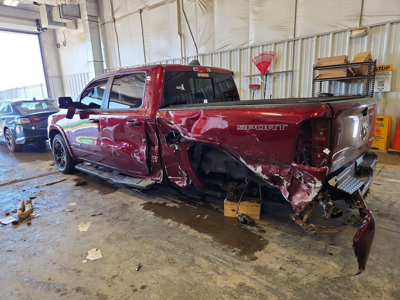 2020 Ram 1500 Laramie - Фото 2