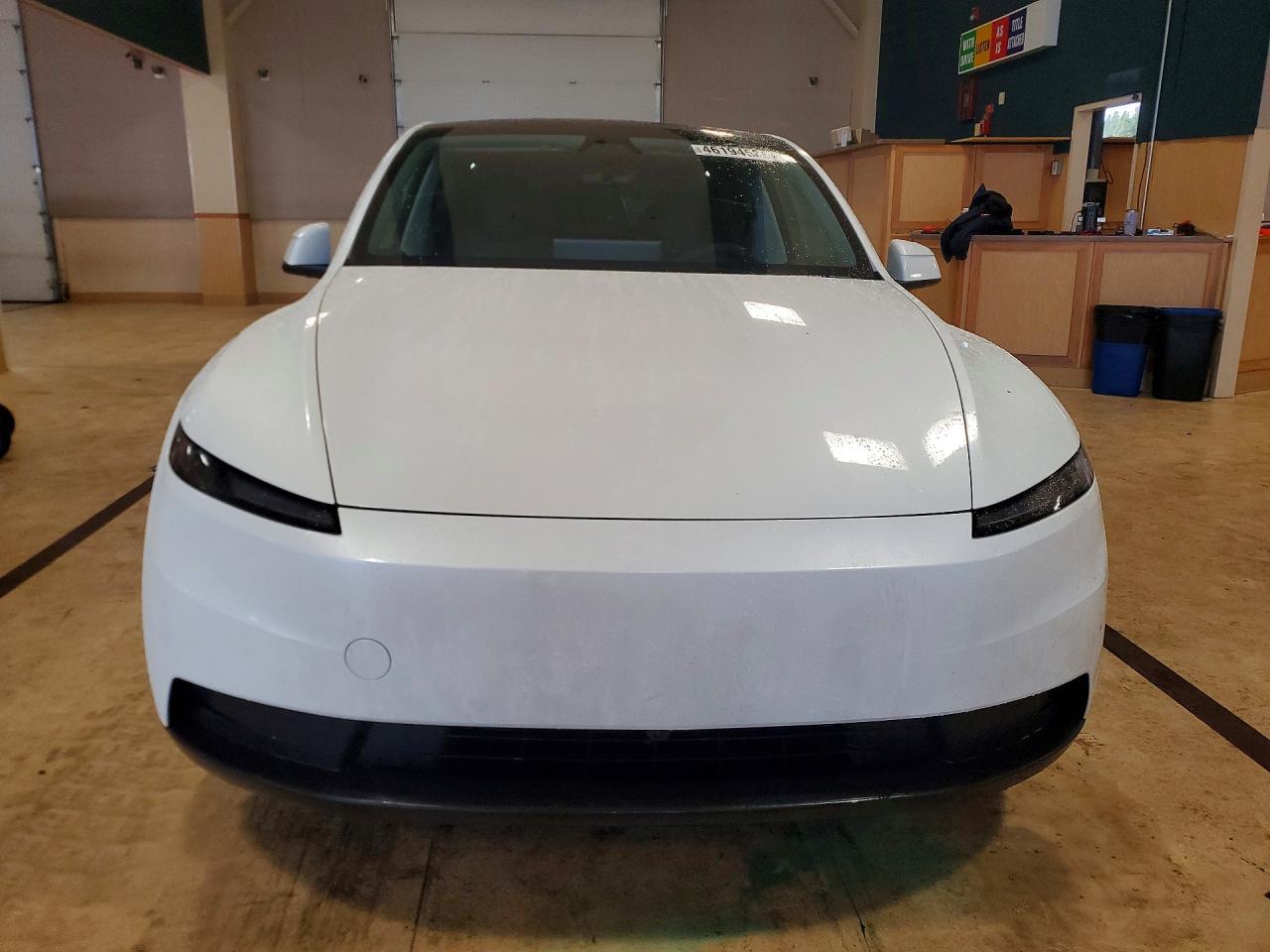 2026 Tesla Model Y - Фото 5