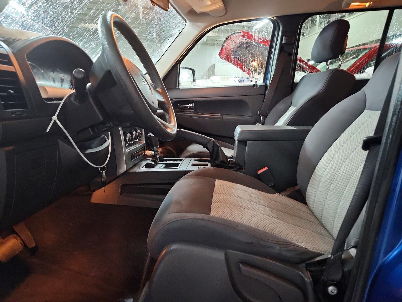 2010 Jeep Liberty Sport - Image 7