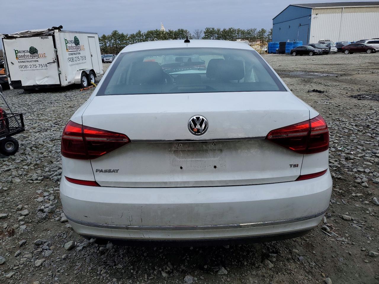2017 Volkswagen Passat S - Фото 6
