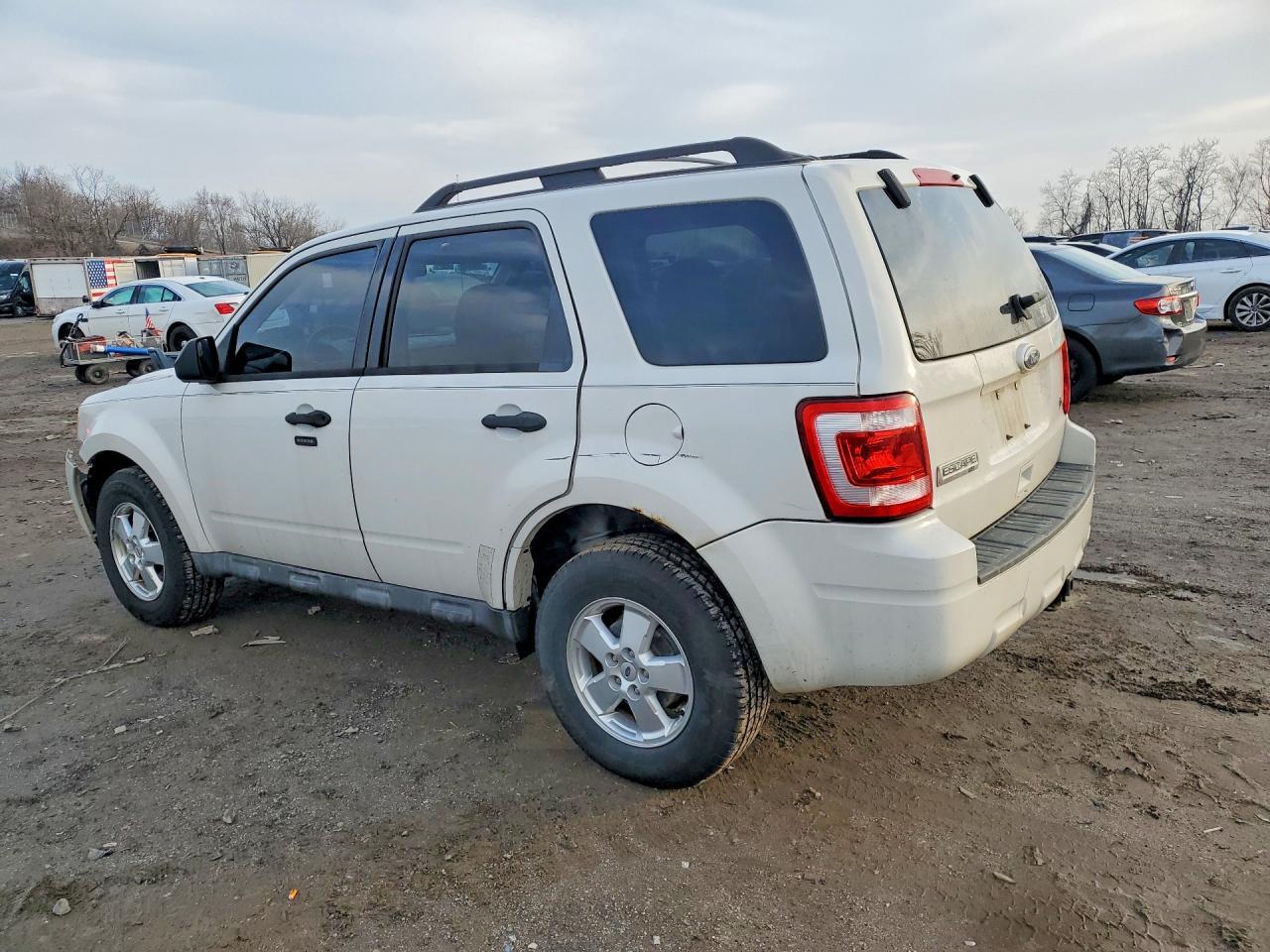 2011 Ford Escape Xlt - Фото 2